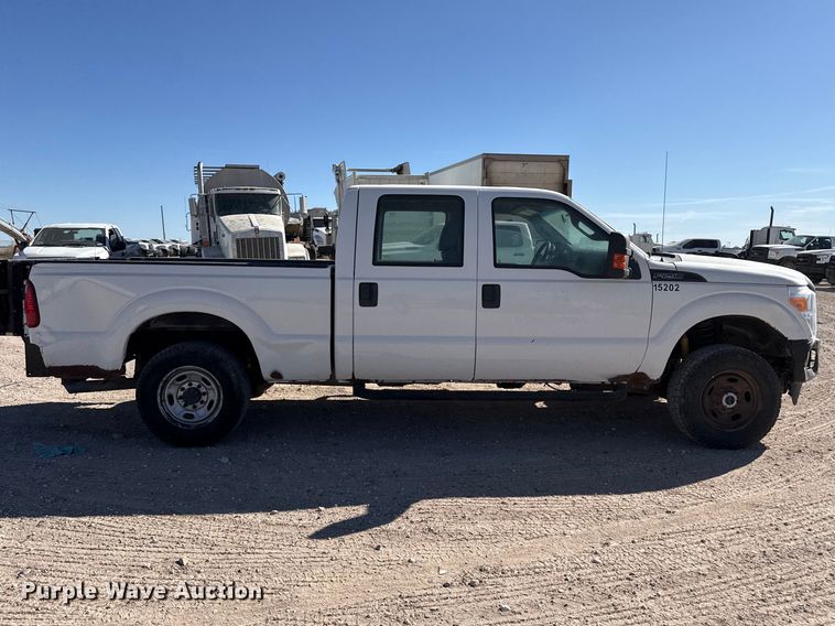 image for item DZ5403 2016 Ford F250 Super Duty Crew Cab pickup truck
