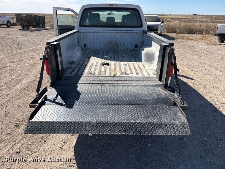 image for item DZ5403 2016 Ford F250 Super Duty Crew Cab pickup truck