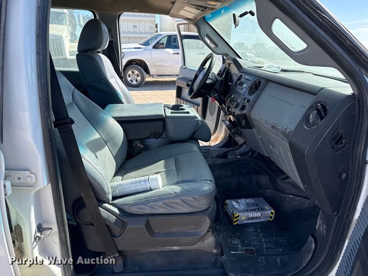 image for item DZ5403 2016 Ford F250 Super Duty Crew Cab pickup truck