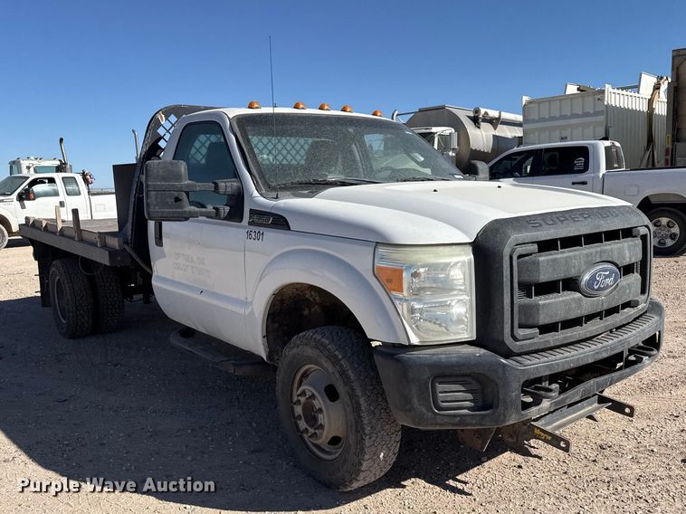 image for item DZ5404 2016 Ford F350 Super Duty flatbed pickup truck