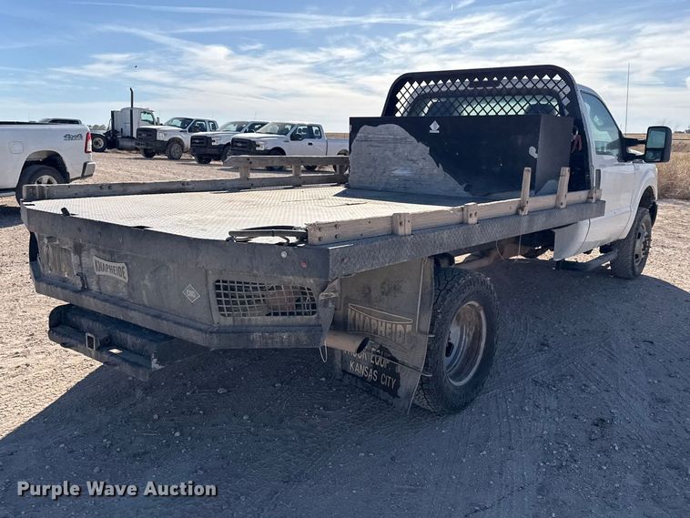 image for item DZ5404 2016 Ford F350 Super Duty flatbed pickup truck