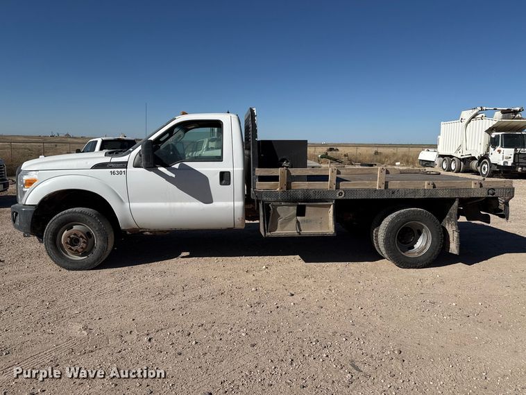 image for item DZ5404 2016 Ford F350 Super Duty flatbed pickup truck