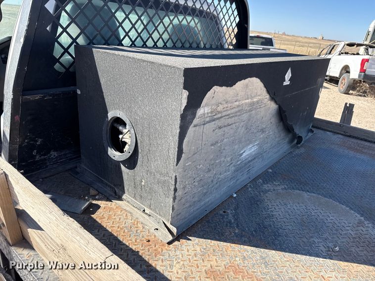 image for item DZ5404 2016 Ford F350 Super Duty flatbed pickup truck