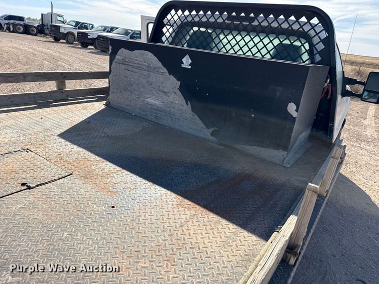 image for item DZ5404 2016 Ford F350 Super Duty flatbed pickup truck