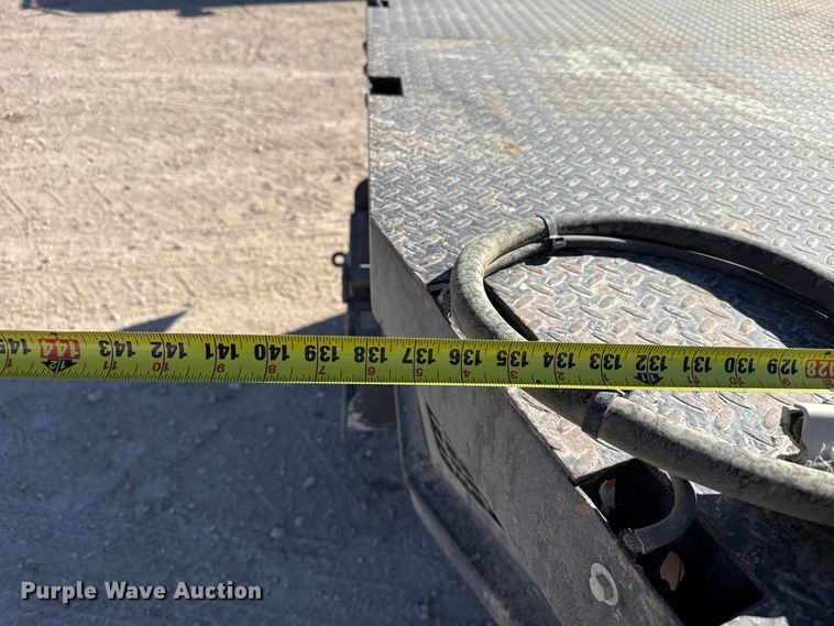 image for item DZ5404 2016 Ford F350 Super Duty flatbed pickup truck