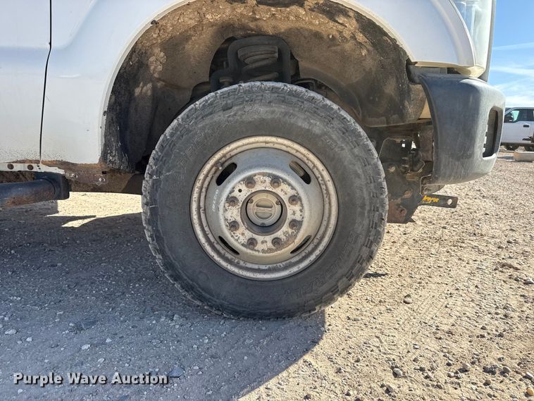 image for item DZ5404 2016 Ford F350 Super Duty flatbed pickup truck