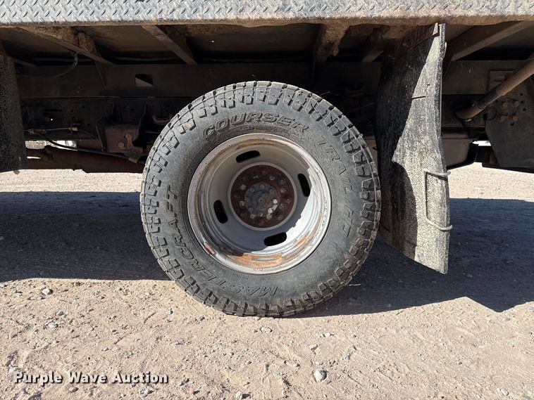 image for item DZ5404 2016 Ford F350 Super Duty flatbed pickup truck