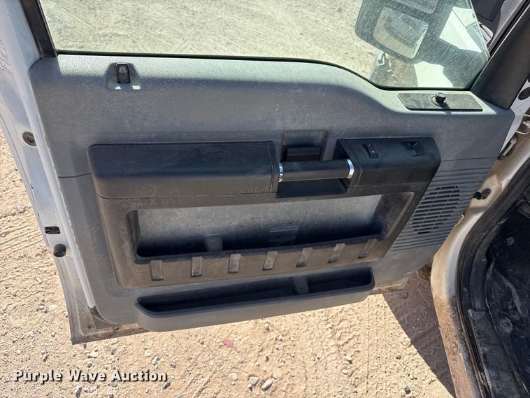 image for item DZ5405 2015 Ford F250 Super Duty Ext. Cab pickup truck