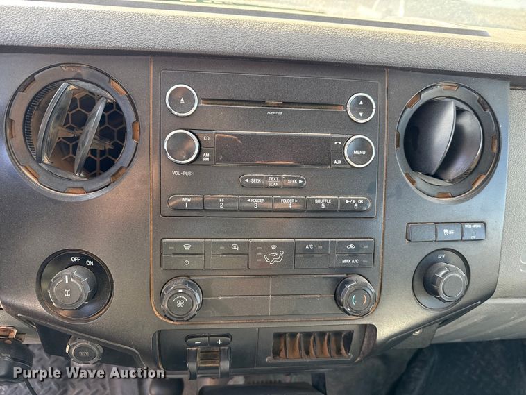 image for item DZ5405 2015 Ford F250 Super Duty Ext. Cab pickup truck