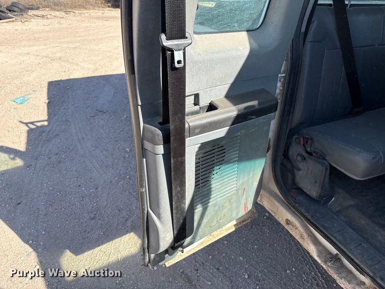 image for item DZ5405 2015 Ford F250 Super Duty Ext. Cab pickup truck