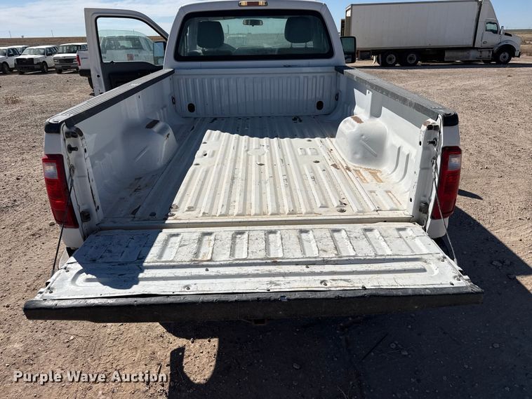 image for item DZ5407 2016 Ford F250 Super Duty pickup truck