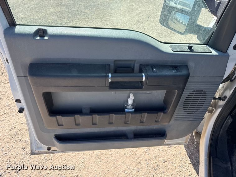 image for item DZ5407 2016 Ford F250 Super Duty pickup truck