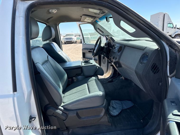 image for item DZ5407 2016 Ford F250 Super Duty pickup truck