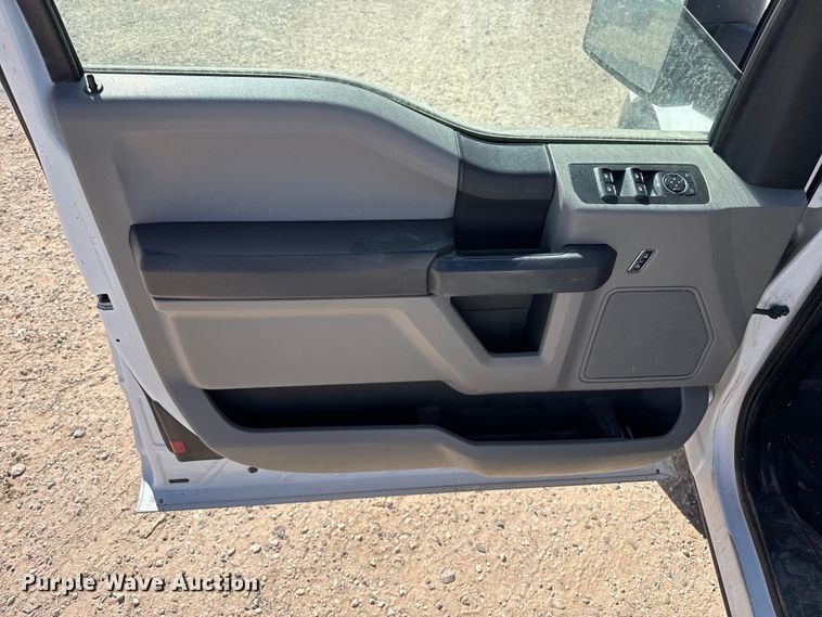 image for item DZ5408 2016 Ford F150 Ext. Cab pickup truck