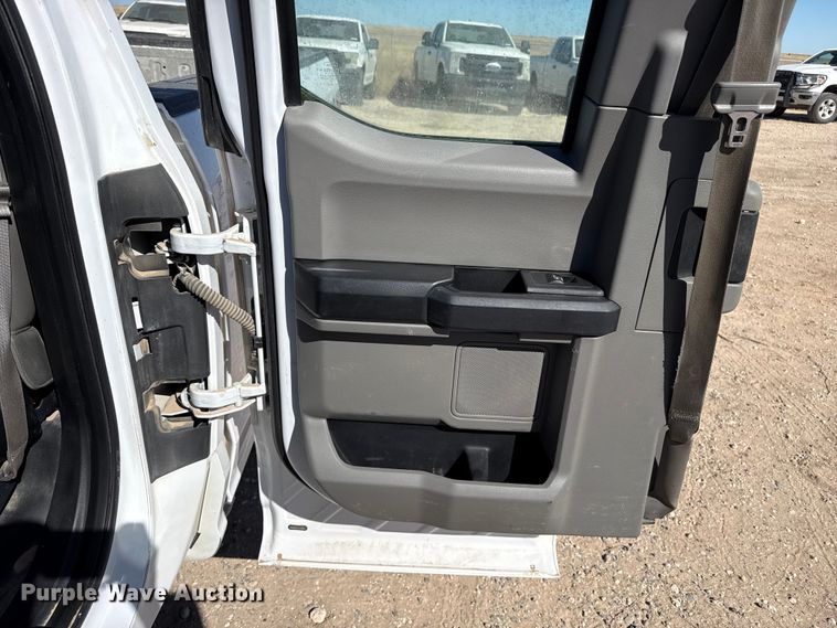 image for item DZ5408 2016 Ford F150 Ext. Cab pickup truck