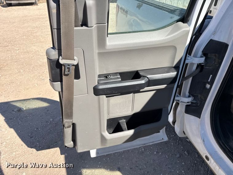 image for item DZ5408 2016 Ford F150 Ext. Cab pickup truck