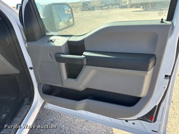 image for item DZ5408 2016 Ford F150 Ext. Cab pickup truck