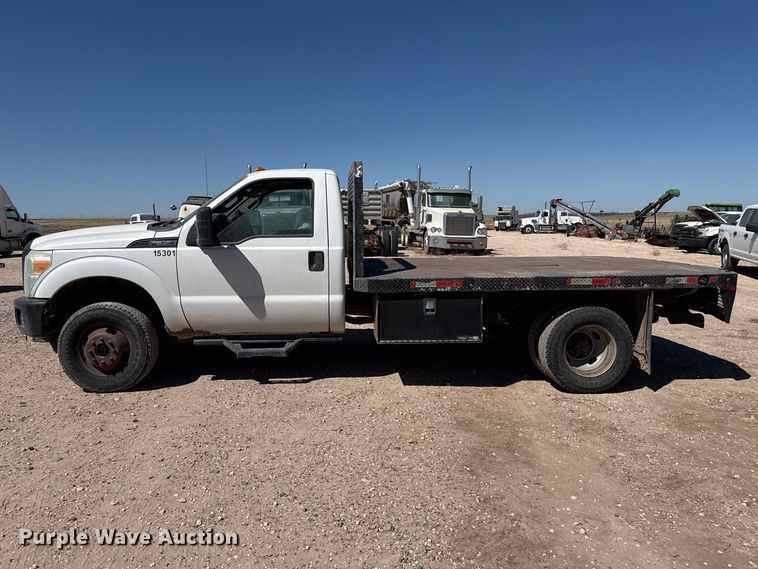 image for item DZ5409 2016 Ford F350 Super Duty flatbed pickup truck