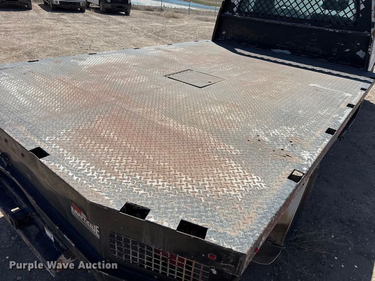 image for item DZ5409 2016 Ford F350 Super Duty flatbed pickup truck