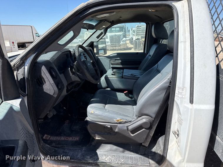 image for item DZ5409 2016 Ford F350 Super Duty flatbed pickup truck