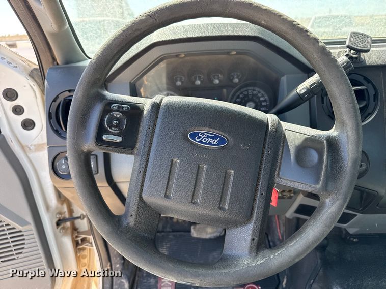 image for item DZ5409 2016 Ford F350 Super Duty flatbed pickup truck