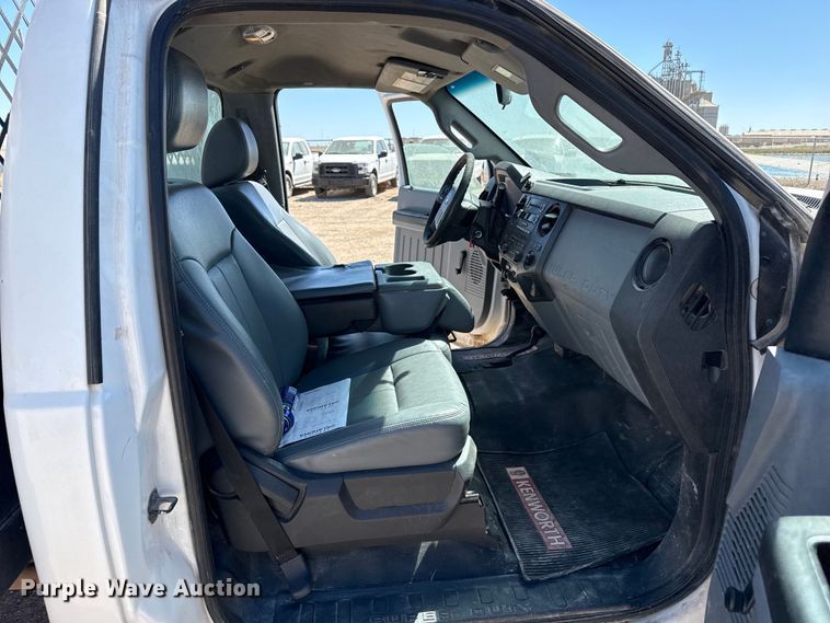 image for item DZ5409 2016 Ford F350 Super Duty flatbed pickup truck