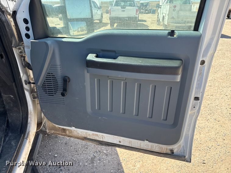 image for item DZ5409 2016 Ford F350 Super Duty flatbed pickup truck