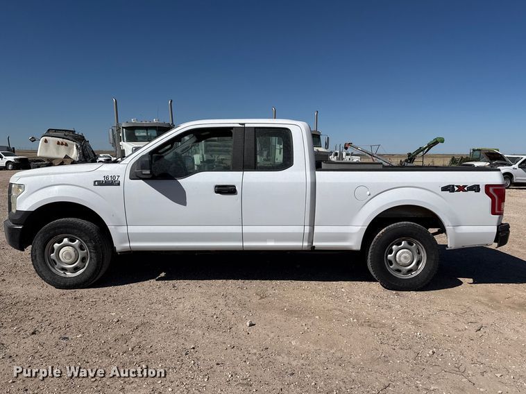 image for item DZ5410 2016 Ford F150 Ext. Cab pickup truck