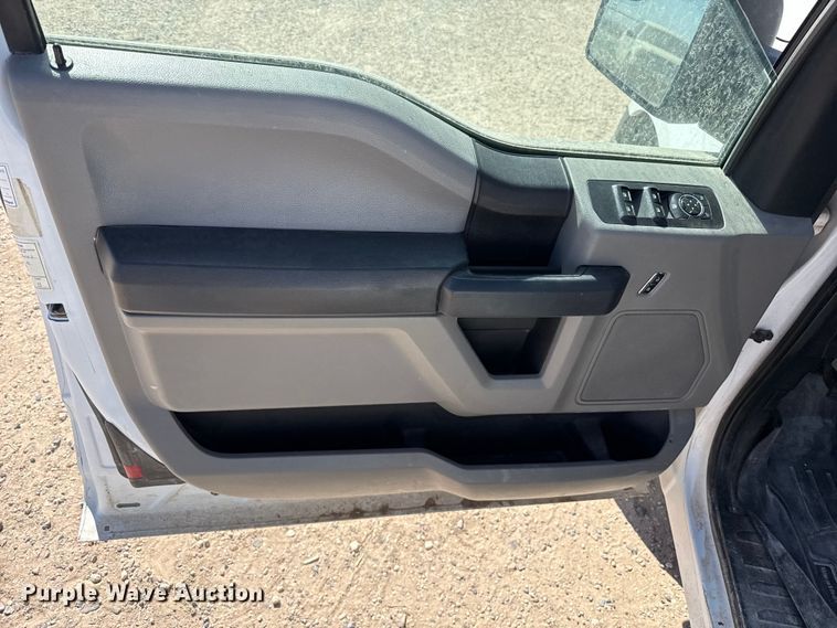 image for item DZ5410 2016 Ford F150 Ext. Cab pickup truck