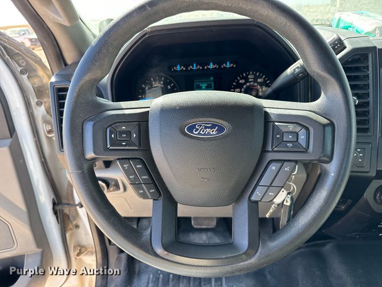 image for item DZ5410 2016 Ford F150 Ext. Cab pickup truck