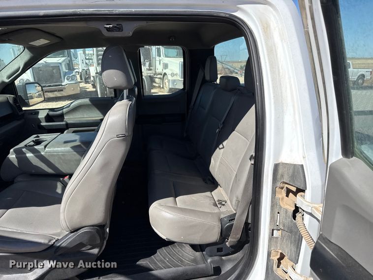 image for item DZ5410 2016 Ford F150 Ext. Cab pickup truck