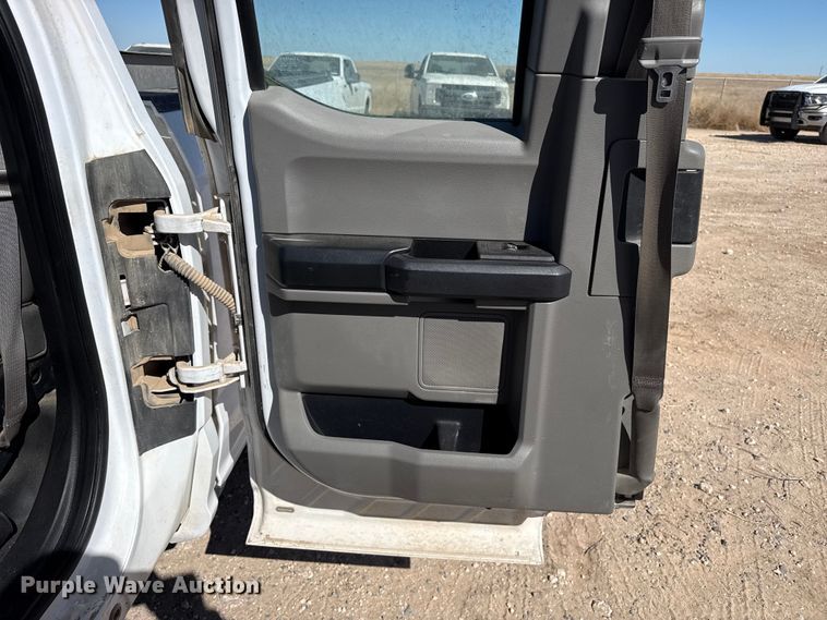 image for item DZ5410 2016 Ford F150 Ext. Cab pickup truck