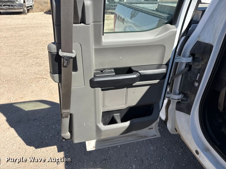 image for item DZ5410 2016 Ford F150 Ext. Cab pickup truck