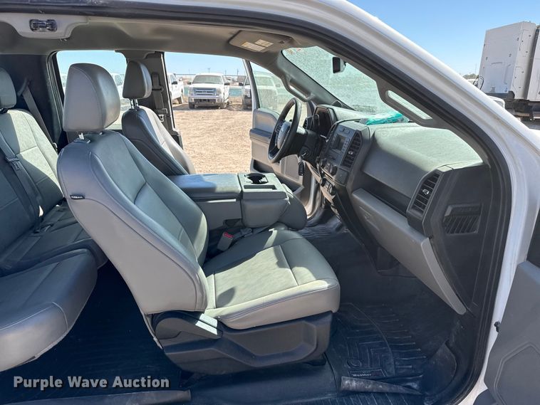 image for item DZ5410 2016 Ford F150 Ext. Cab pickup truck