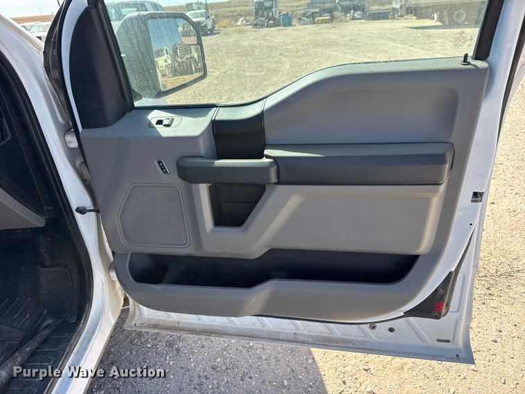 image for item DZ5410 2016 Ford F150 Ext. Cab pickup truck