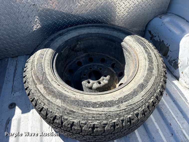 image for item DZ5410 2016 Ford F150 Ext. Cab pickup truck