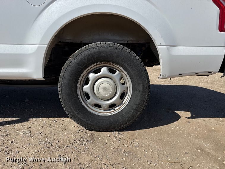 image for item DZ5410 2016 Ford F150 Ext. Cab pickup truck