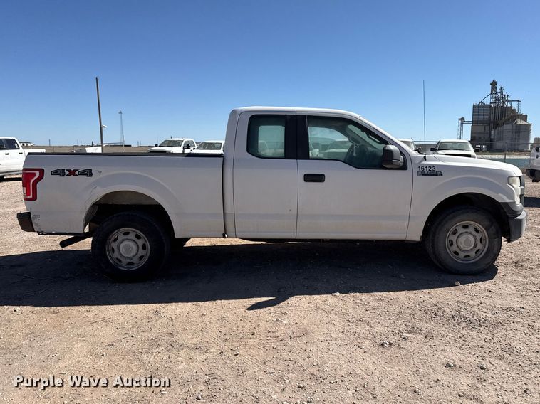 image for item DZ5411 2016 Ford F150 Ext. Cab pickup truck