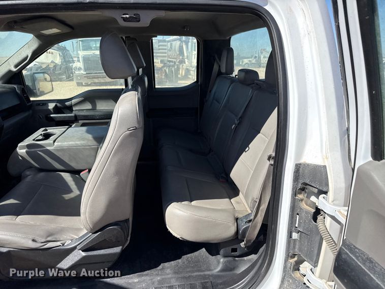 image for item DZ5411 2016 Ford F150 Ext. Cab pickup truck