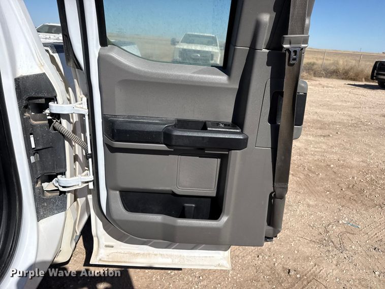 image for item DZ5411 2016 Ford F150 Ext. Cab pickup truck