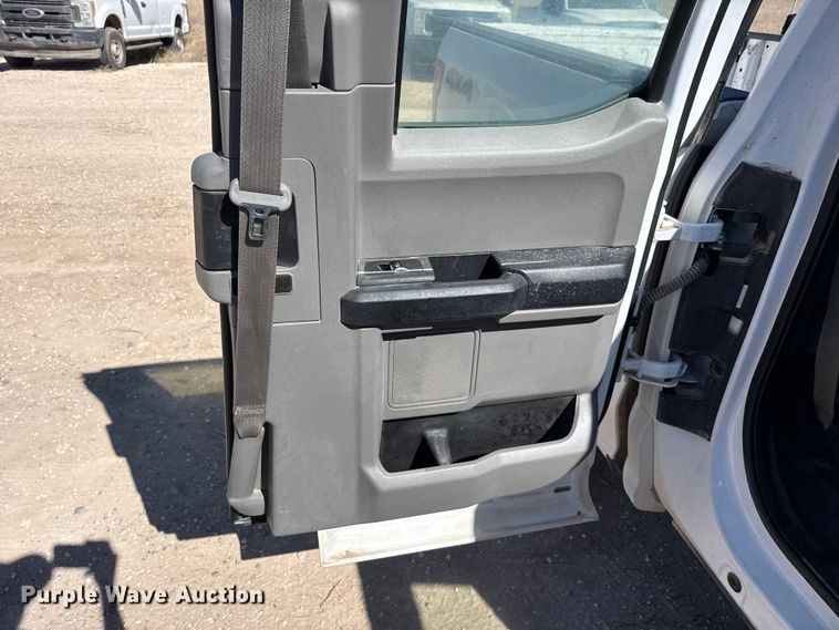 image for item DZ5411 2016 Ford F150 Ext. Cab pickup truck