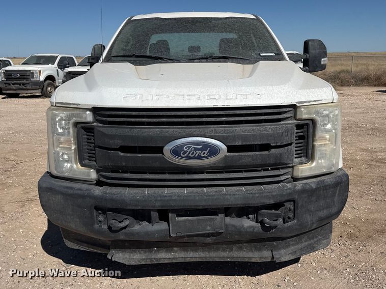 image for item DZ5412 2017 Ford F250 Super Duty Ext. Cab pickup truck