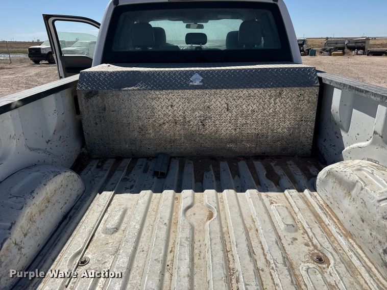 image for item DZ5412 2017 Ford F250 Super Duty Ext. Cab pickup truck