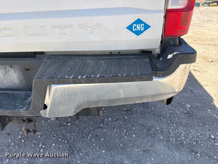 image for item DZ5412 2017 Ford F250 Super Duty Ext. Cab pickup truck