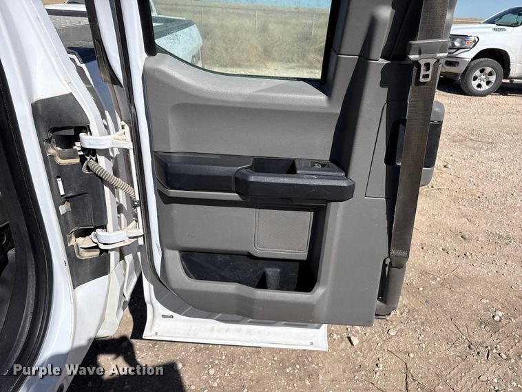 image for item DZ5413 2015 Ford F150 Ext. Cab pickup truck