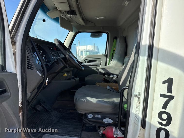 image for item DZ5417 2019 Kenworth T880 box truck