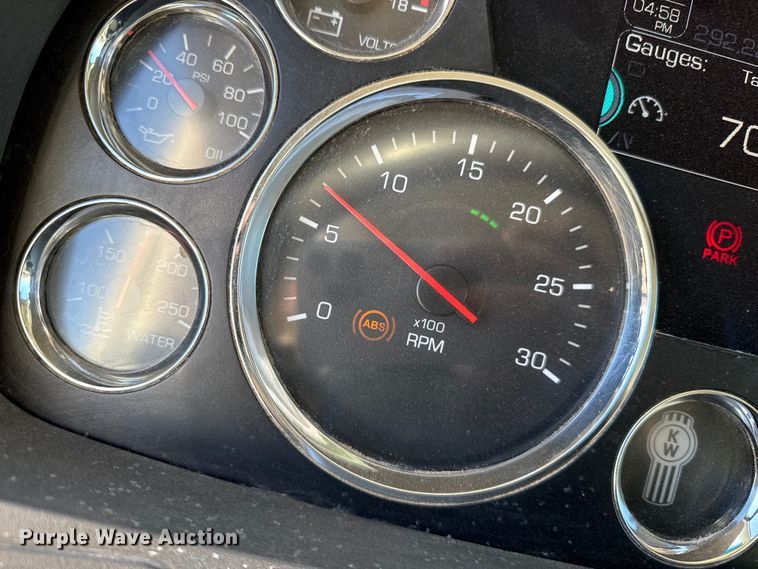 image for item DZ5417 2019 Kenworth T880 box truck