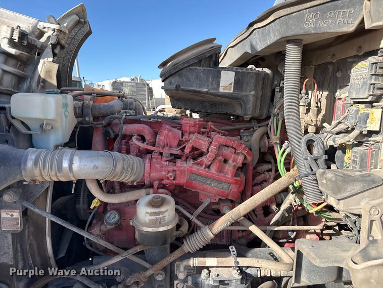 image for item DZ5417 2019 Kenworth T880 box truck