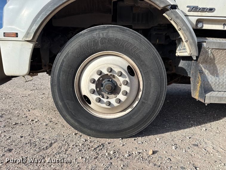 image for item DZ5417 2019 Kenworth T880 box truck