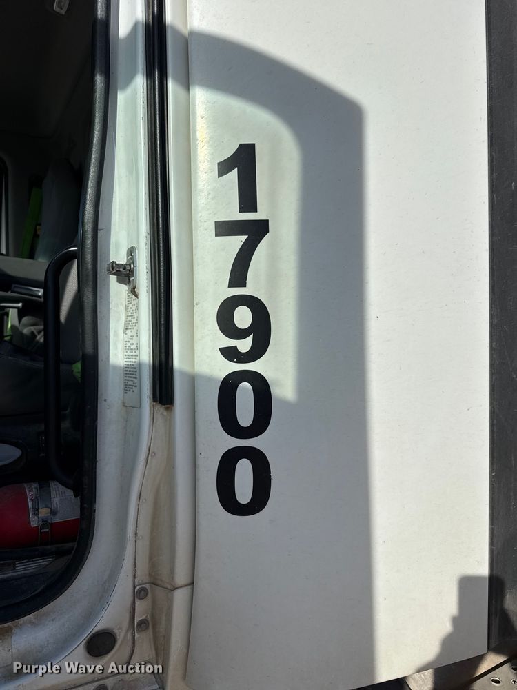 image for item DZ5417 2019 Kenworth T880 box truck